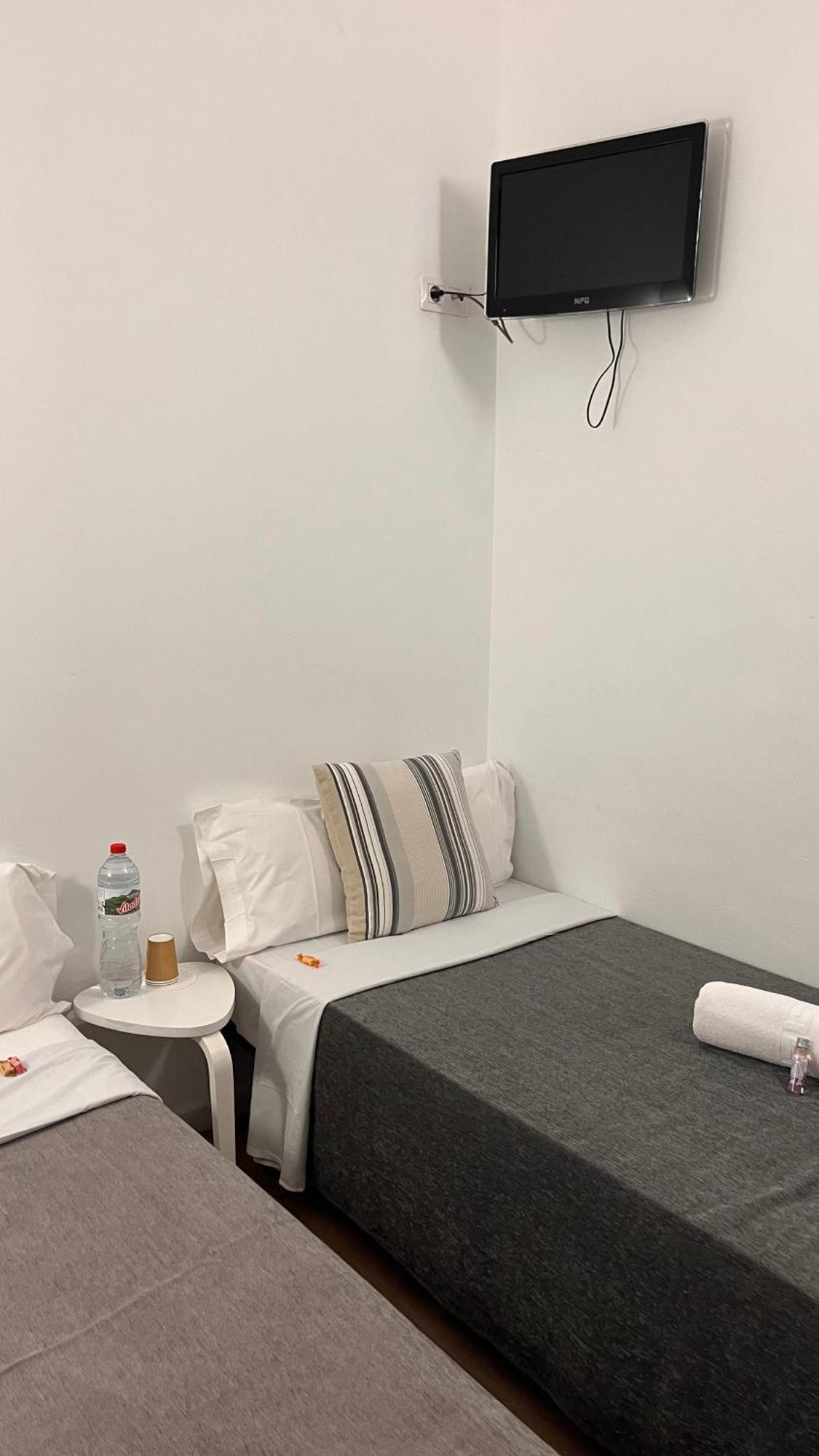 Hostal Argo Βαρκελώνη Δωμάτιο φωτογραφία
